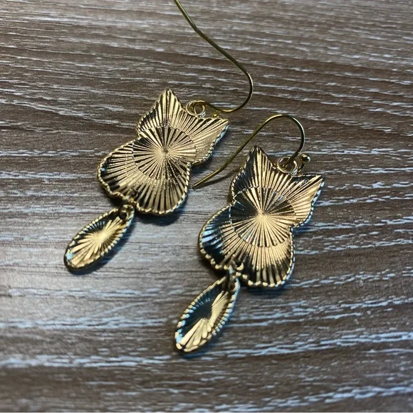 NEW
 Calico Cat Earrings - Picture 3 of 4